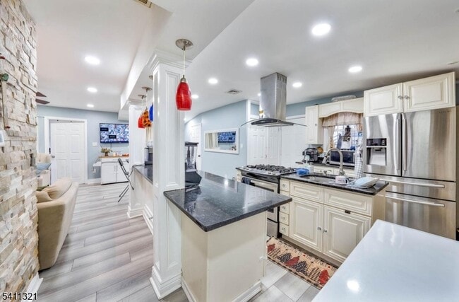 Photo - 376 Elmora Ave