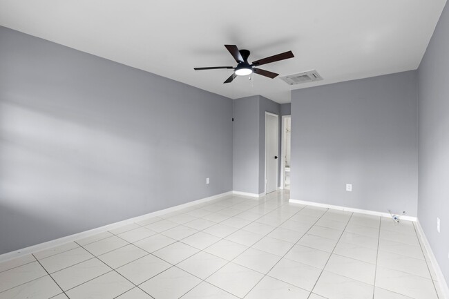 Photo - 6125 SW 48th Ct Unidad 3