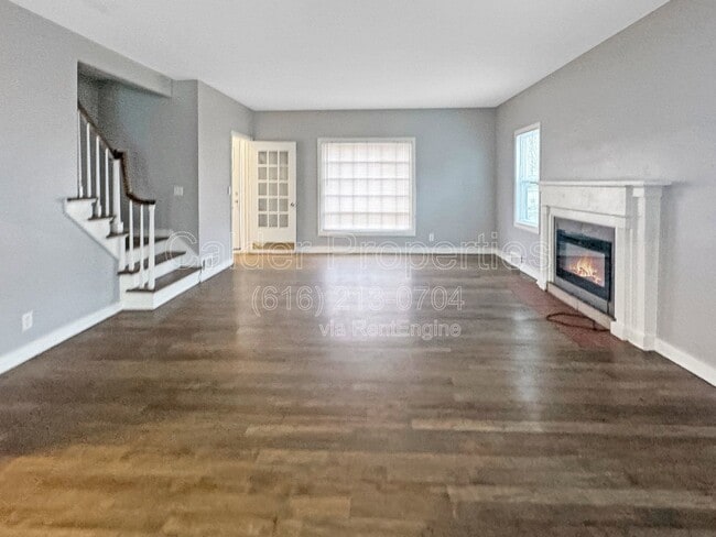 Photo - 1712 Michigan St NE