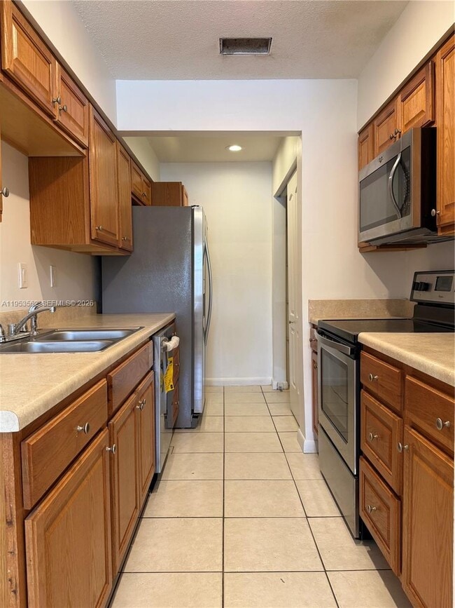 Photo - 951 SW 16th St Unit 1-2