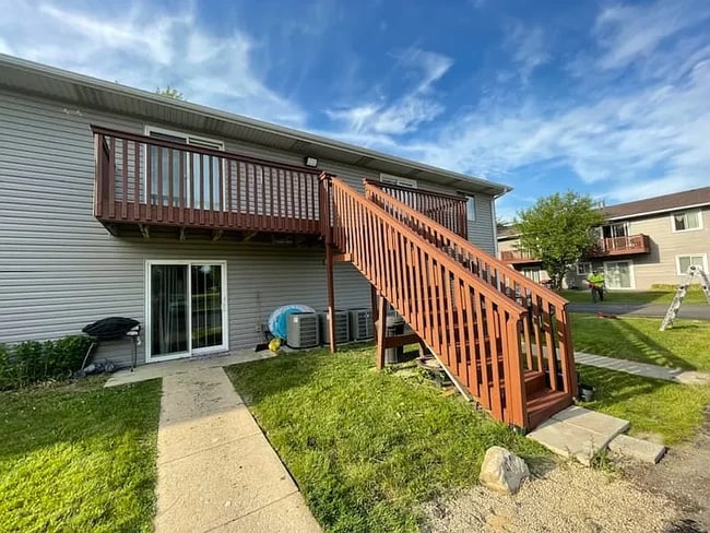 460 Echo Ln