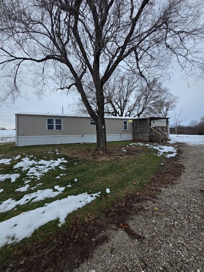 Building Photo - 3 Bed 2 Bath Mobile Home for rent in Middletown, MO!