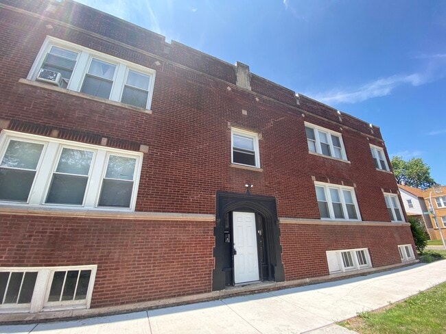 Building Photo - 8900 S Langley Ave Unit 2