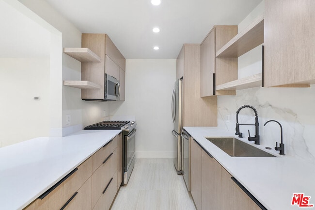 Photo - 3380 Vinton Ave Unidad 106