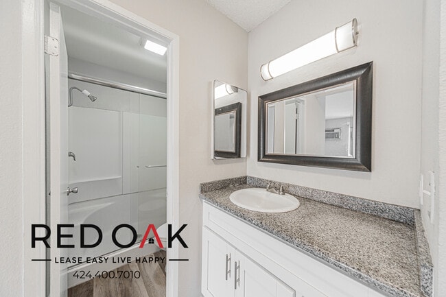 Photo - 21315 Roscoe Blvd Unidad 226