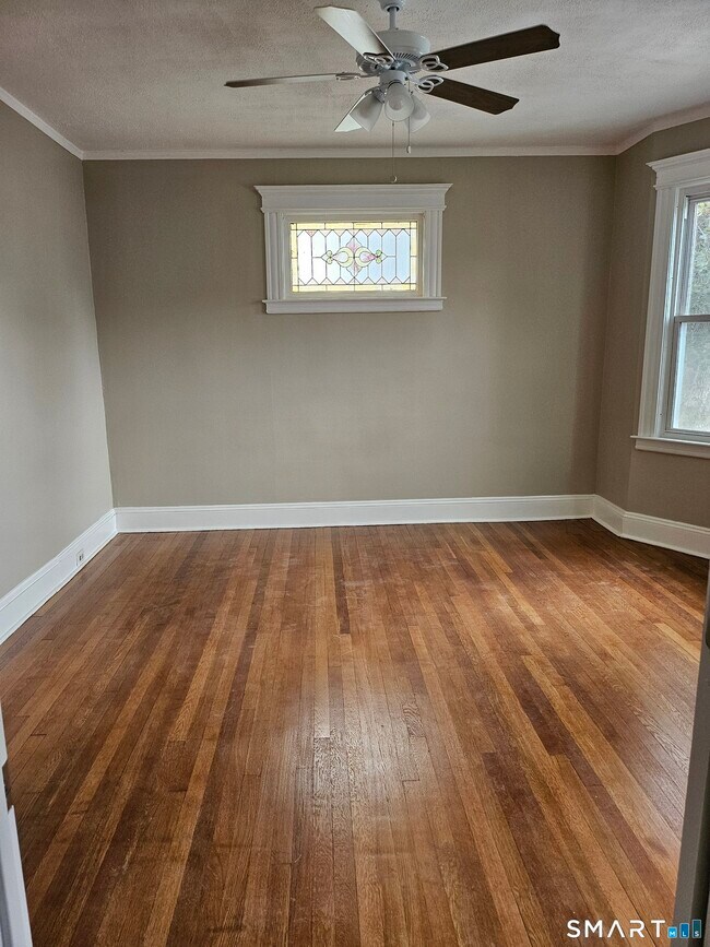 Photo - 71 Campfield Ave Unidad 2nd floor