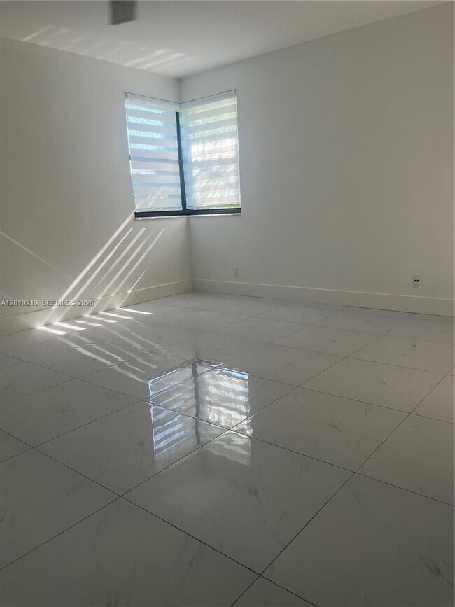 10121 W Sunrise Blvd Unit 301