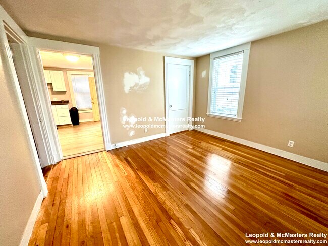 6 Thorndike Ter Unit 1