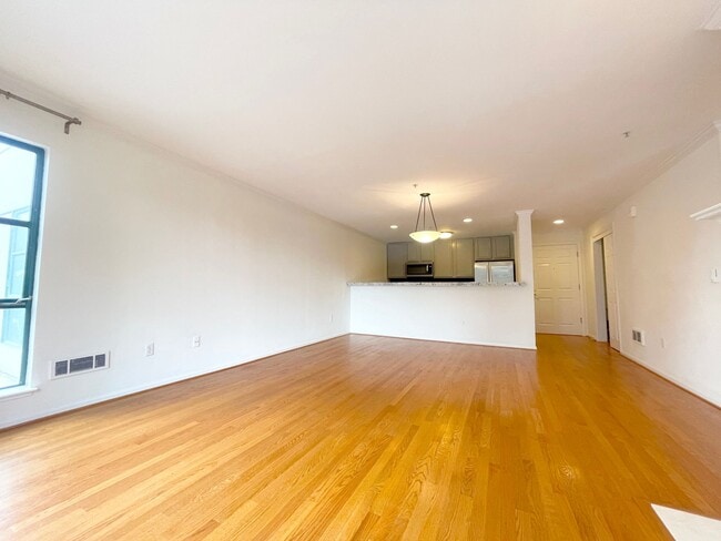 Photo - Twin Peaks: Remodeled Condo with Garage Pa... Unidad 298 Portola Dr. #103