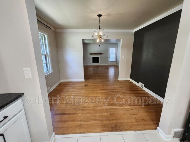 Photo - 1628 Nightingale Rd