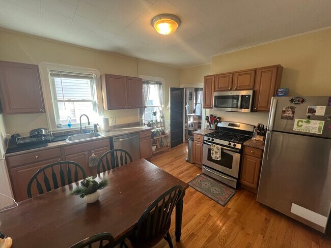 294 Highland Ave Unit 2
