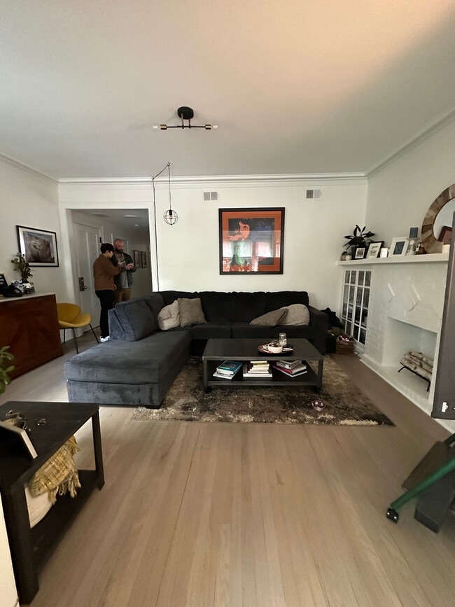 Photo - 6341 N Wayne Ave Unidad 2S