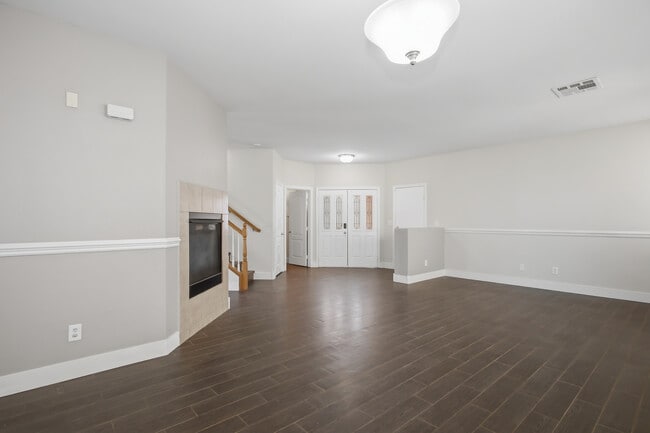 Photo - 2848 Trossachs St