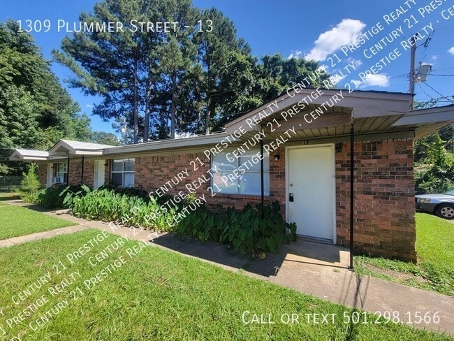 Building Photo - 1309 Plummer St Unit 13
