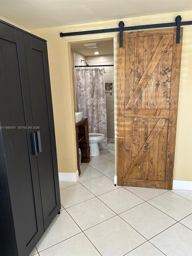 Photo - 1301 N 58th Ave Unit 1