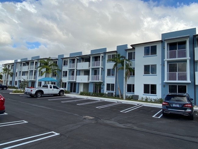 Lanai Landings - Lanai Landings Apartments