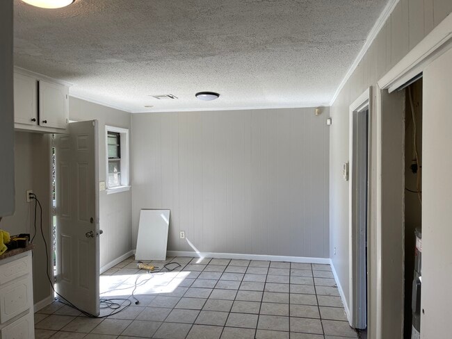 Photo - 1550 Midway St