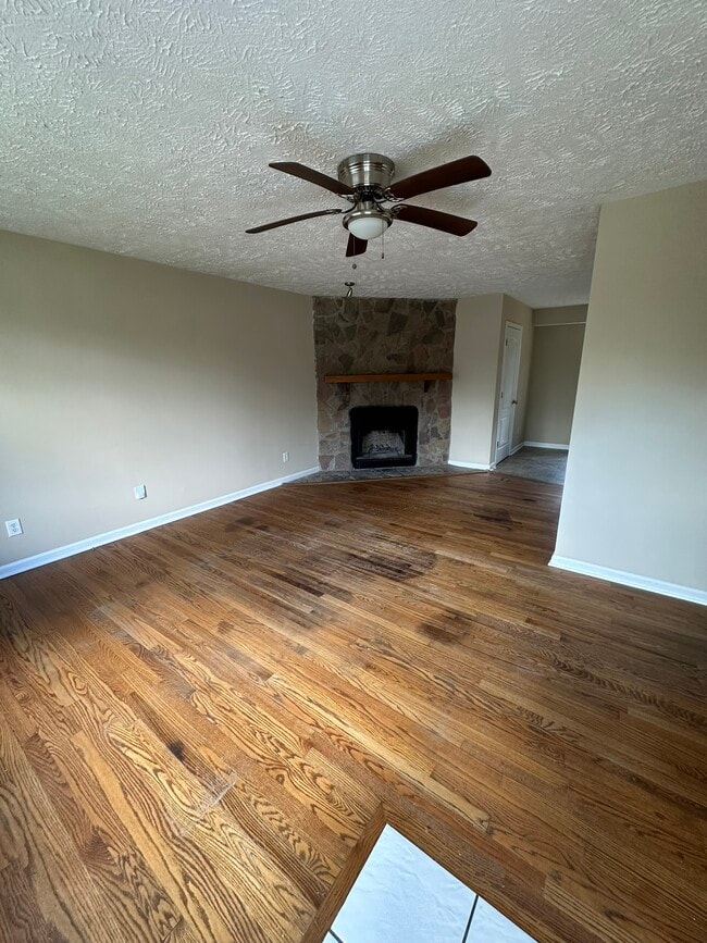 Photo - 104 Shirley Ct