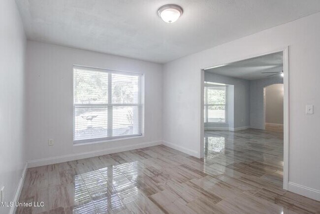 Photo - 22530 Saucier Lizana Rd