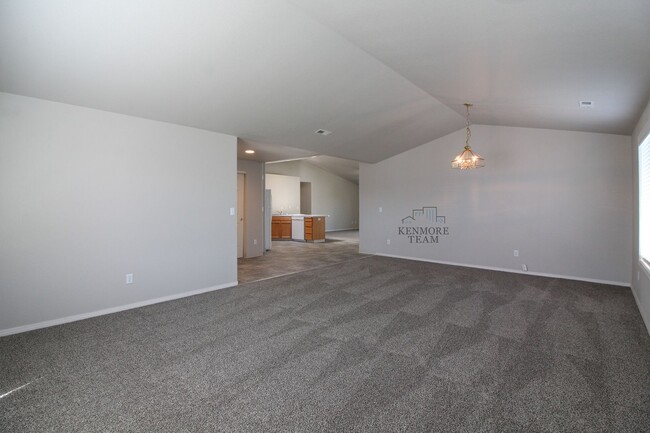 Photo - 7611 Pender Dr