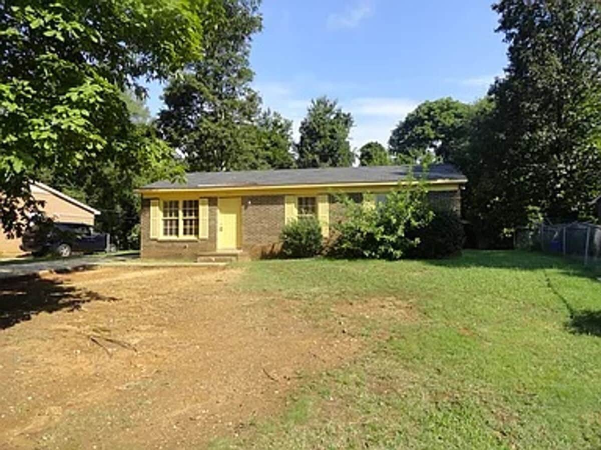 Photo - Must see ,This 3-bedroom, 1-bath home in Rock Hill South Carolina,