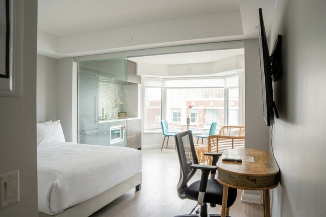 Photo - 16 Hazelton Ave Unit SI ID1494685P