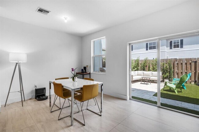 Photo - 11927 NW 46th St