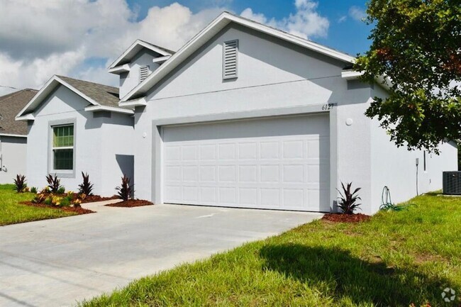Building Photo - 6127 NW Drophy Ave Rental