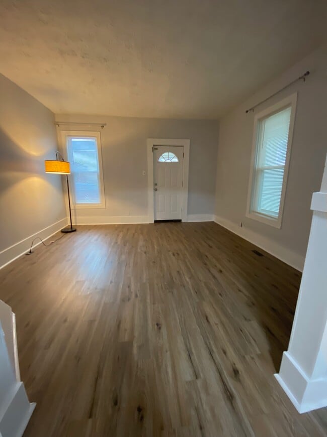 Front room - 1202 Hoefgen St