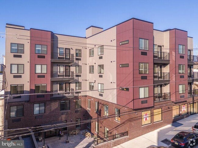 Building Photo - 4550 Mitchell St Rental