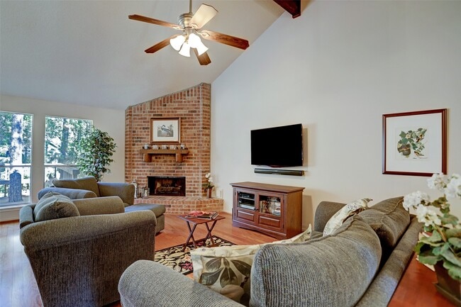 Photo - 12 Fairmeade Bend Dr