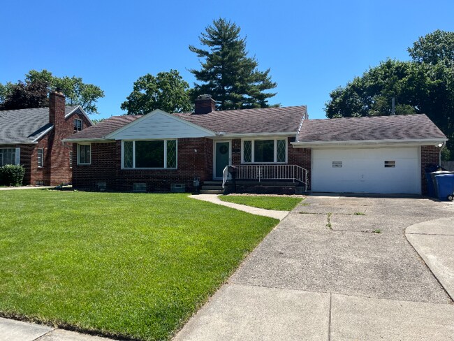 Photo - 3913 Beverly Dr House
