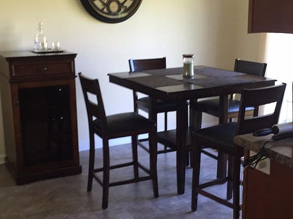 Photo - 208 Finishing Ln