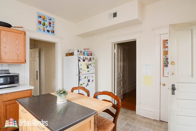 Photo - 626 W Wellington Ave Unit 4