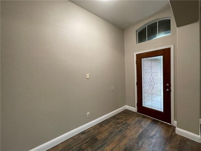 Photo - 18512 Sandy Bottom Dr