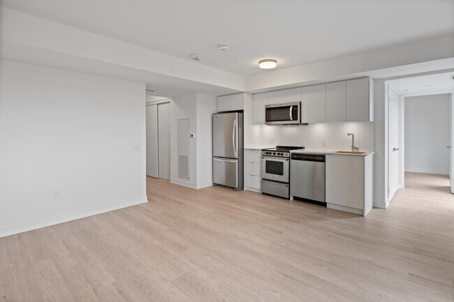 Building Photo - 480 Wilson Ave Unit 2 Bedroom