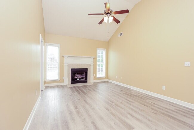 Photo - 119 Howard Woody Dr