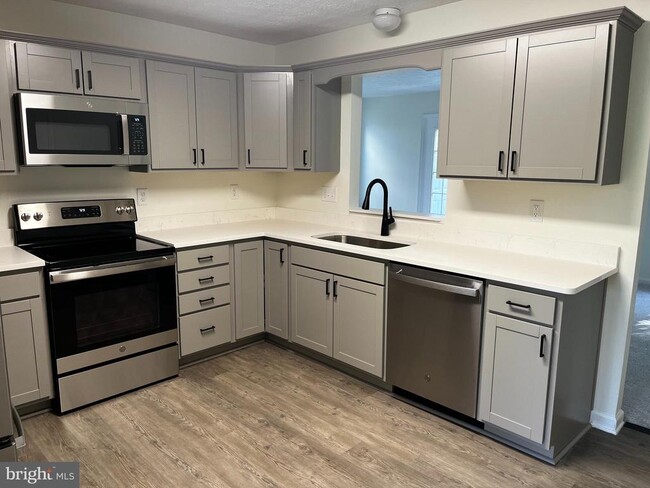 Photo - 1970 Cidermill Ln