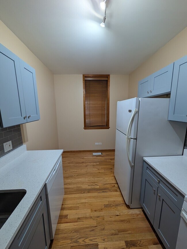 Photo - 1852 W Thomas St Unit CH1