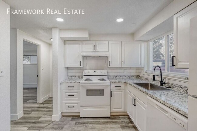 Photo - 1685 Reed St Unit 3