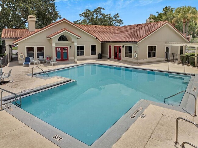 Building Photo - 3020 Parkway Blvd Unit 103