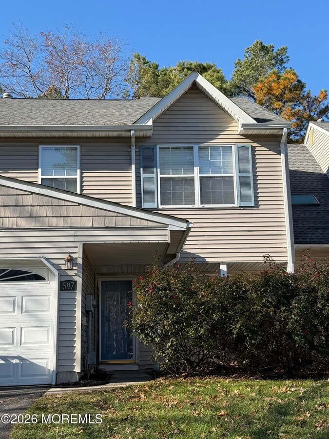 Photo - 597 Woodbine Ln