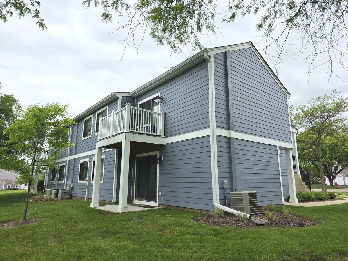 Photo - 951 Glouchester Cir Unit 0