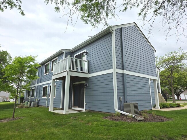 Photo - 951 Glouchester Cir Unit 0