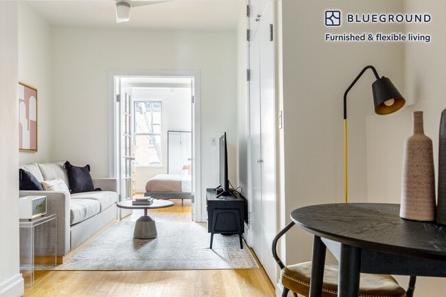 72 Charles St Unit SI FL3-ID490