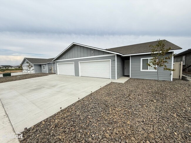 Photo - 2507-2509 S 47th Ave Unidad 2509