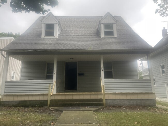 Building Photo - 1353 Grant St