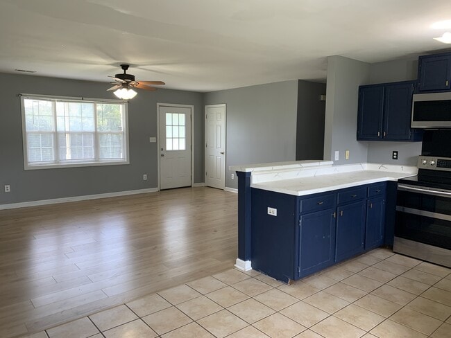210 Zachary Ln