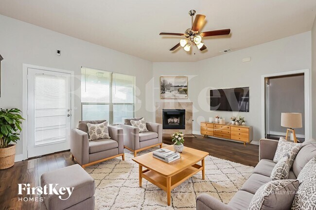 Photo - 614 Canvas Ct