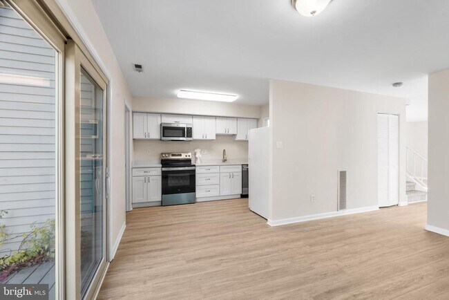 Photo - 3964 Bainbridge Ct